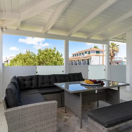 Superior Three Bedroom Apartment *