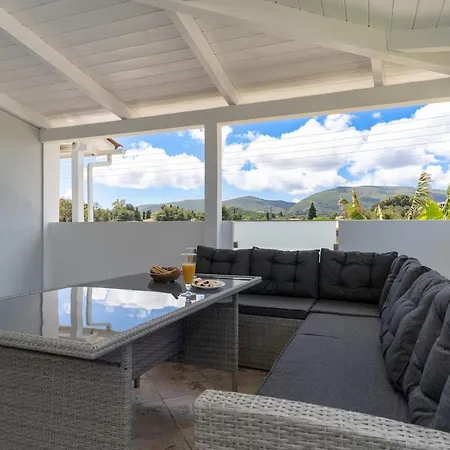 Superior Three Bedroom Apartment *